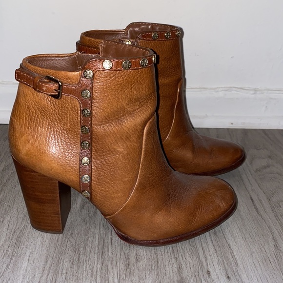 Tory Burch Boots 👢 - Picture 3 of 5